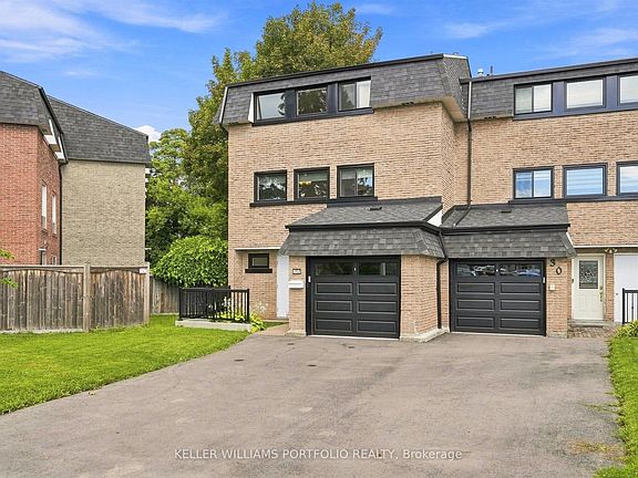 3rd image of 32 Henderson Dr