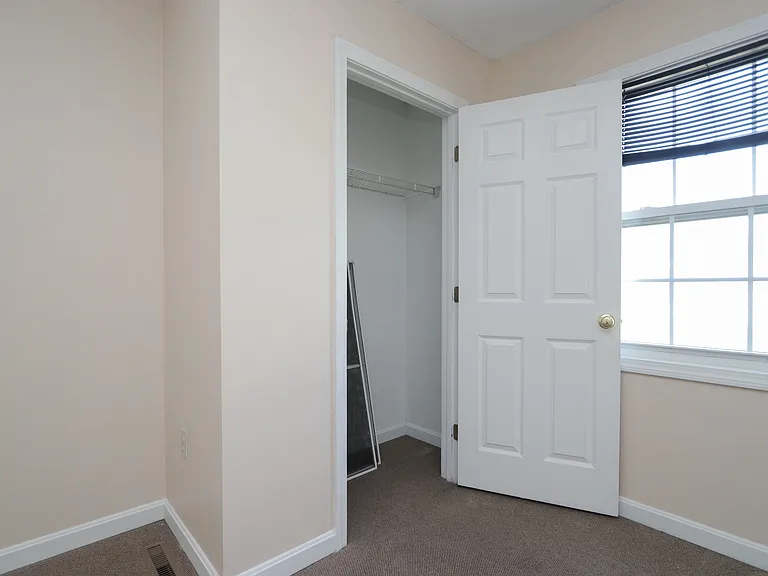 51-53 Winthrop St #R — Photo 25