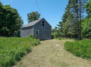 10 Cemetery Rd, Stonington, ME 04681