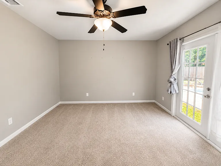 289 Honeysuckle Way — Photo 22