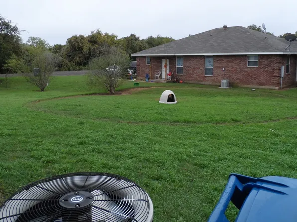 303 Pecan Dr #A-f, Cleburne, TX 76033