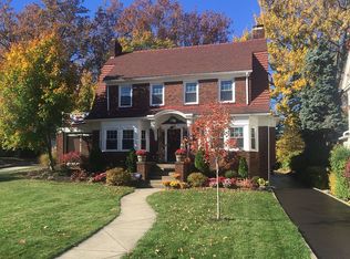 1434 Lewis Dr, Lakewood, OH 44107