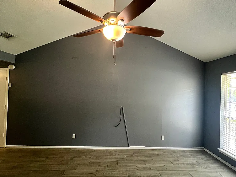 1114 Desirable Dr — Photo 8
