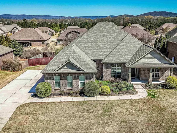 7585 Crestridge Dr, Owens Cross Roads, AL 35763