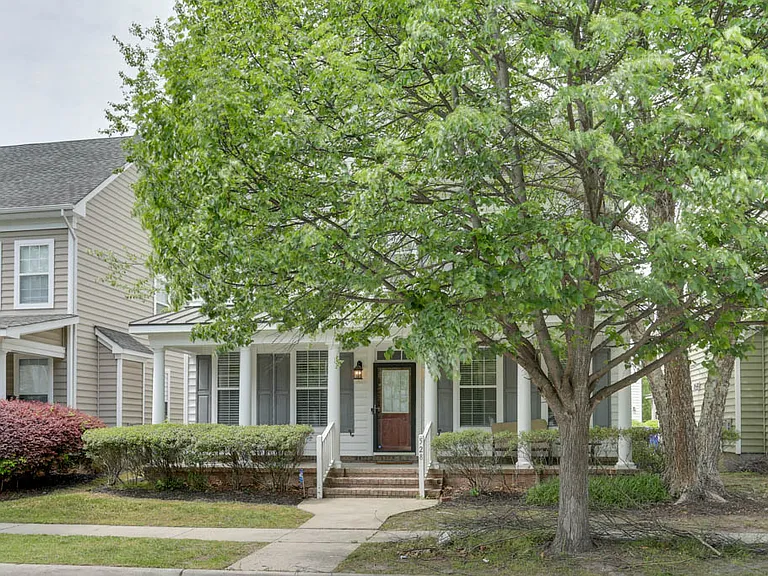 528 Normandy St — Photo 3