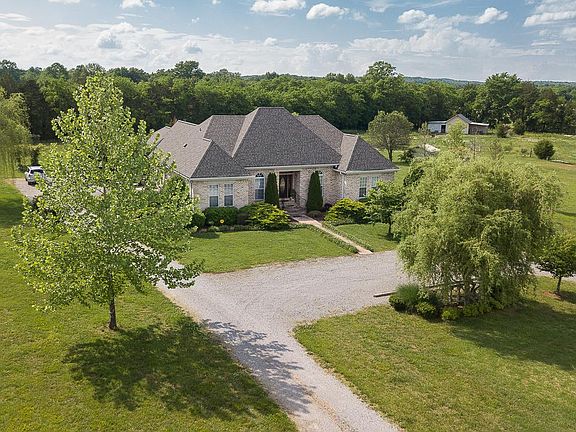 3rd image of 5111 Woodbury Pike