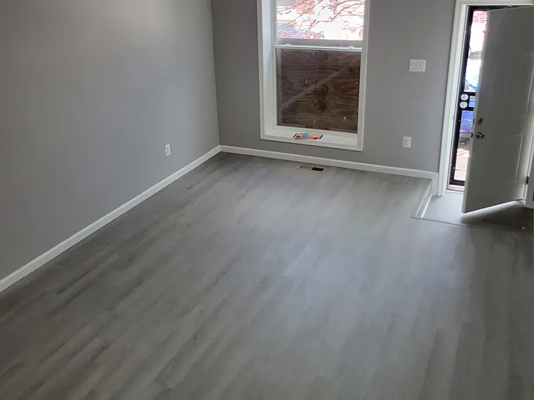 28 N Clinton St — Photo 7