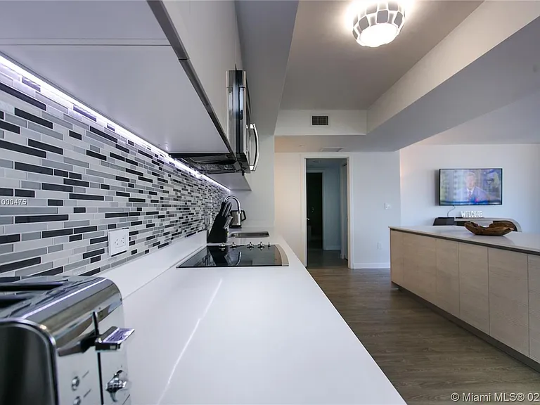 2600 E Hallandale Beach Blvd #T2002 — Photo 5