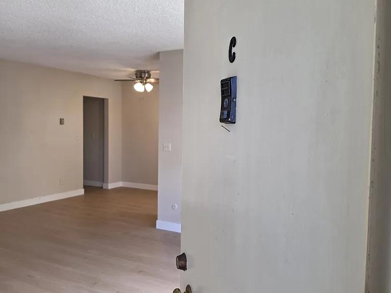 702 E Palm Ave #C — Photo 8