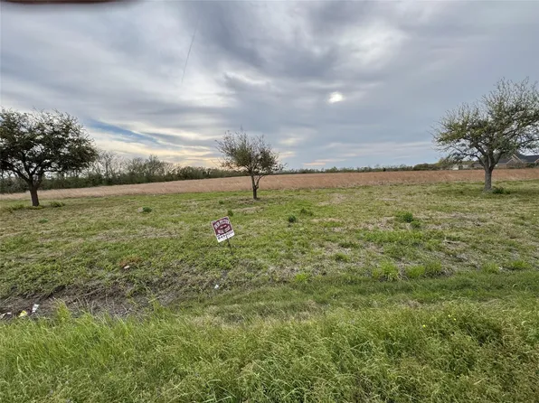1 County Road 46, Angleton, TX 77515