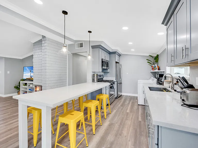 9582 Parade St — Photo 46