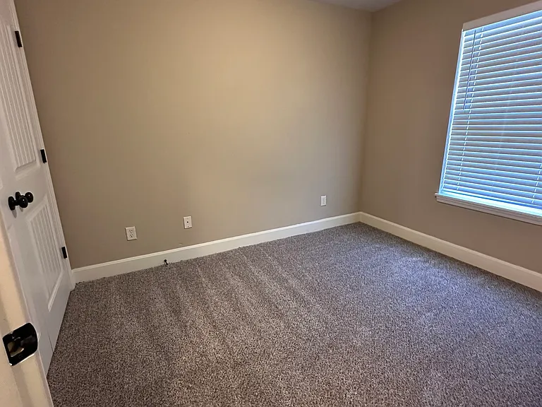 9404 N Adrian Ave — Photo 15