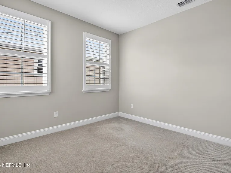 527 Marquesa Cir — Photo 18
