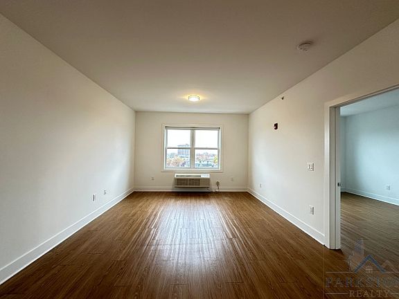 2nd image of 431 Bergen Ave #515
