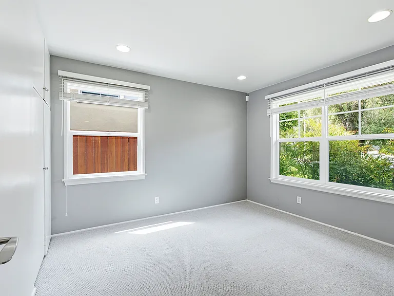 384 Knight Way — Photo 9