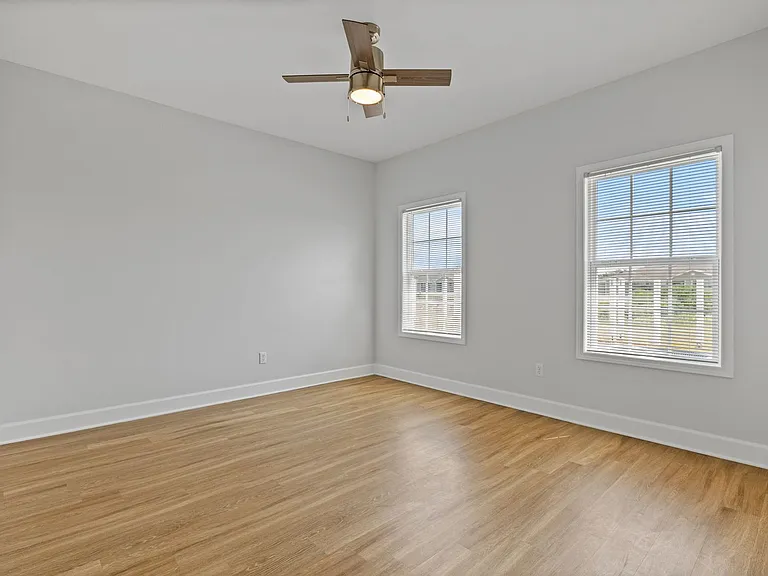 156 Wingate Ave — Photo 14