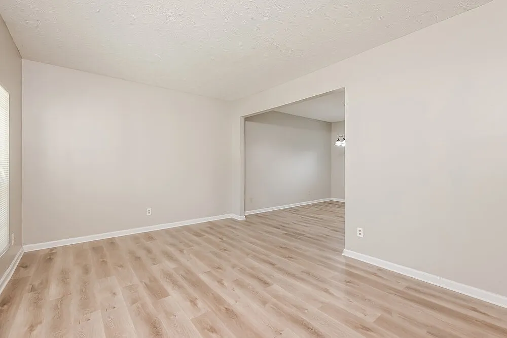 4 bed, 2.5 bath, 1892 sqft, $2,870 — Photo 4