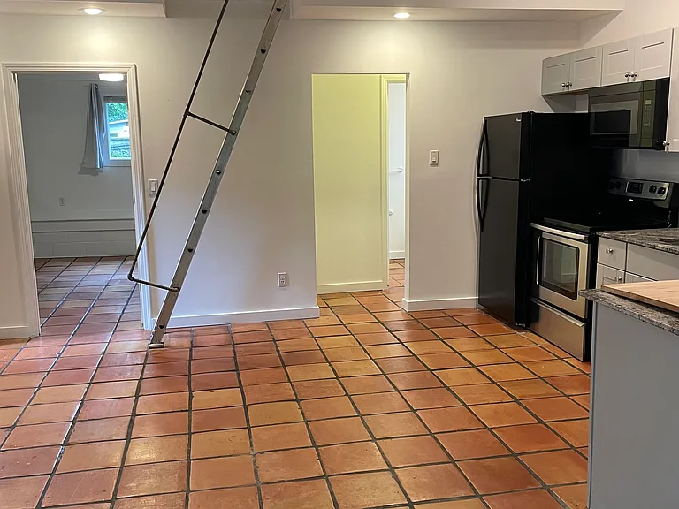 3011 Trafalgar Way #COTTAGE — Photo 2