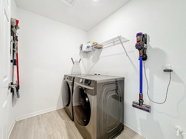 5649 Tripoli Dr — Photo 25