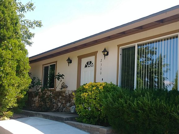3rd image of 2300 S Cottonwood Dr