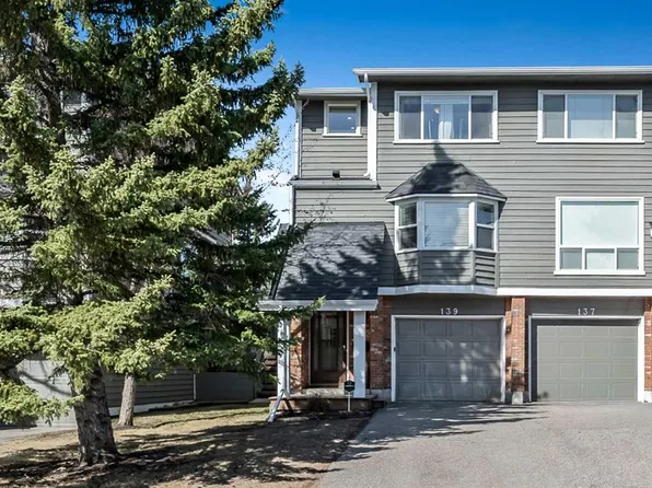 139 E Woodglen Grv SW, Calgary, AB T2W 4J9