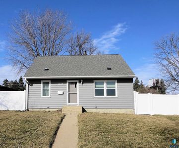 1817 S Sherman Ave, Sioux Falls, SD, 57105