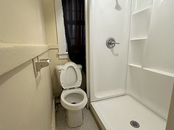 3rd image of 921 Park Ave #7