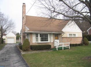 905 Beach St, Reading, PA 19605