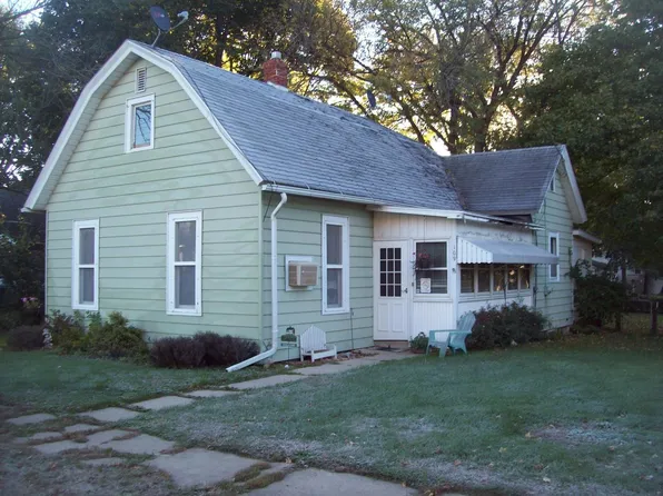 109 Ross St, Walnut, IL 61376
