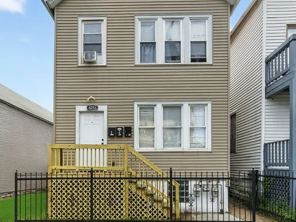 8253 S Brandon Ave, Chicago, IL 60617