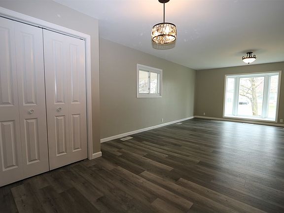 5th image of 1357 Catherwood Dr