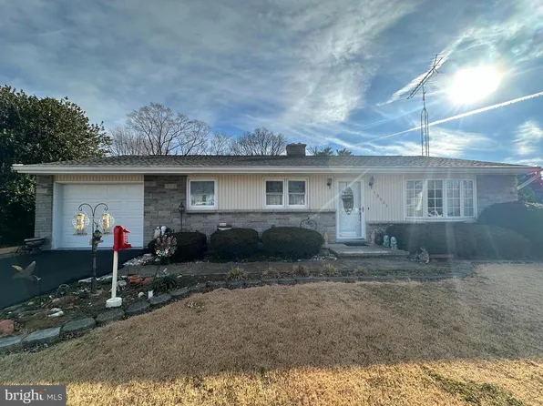 13823 Distant View Ave, Maugansville, MD 21767