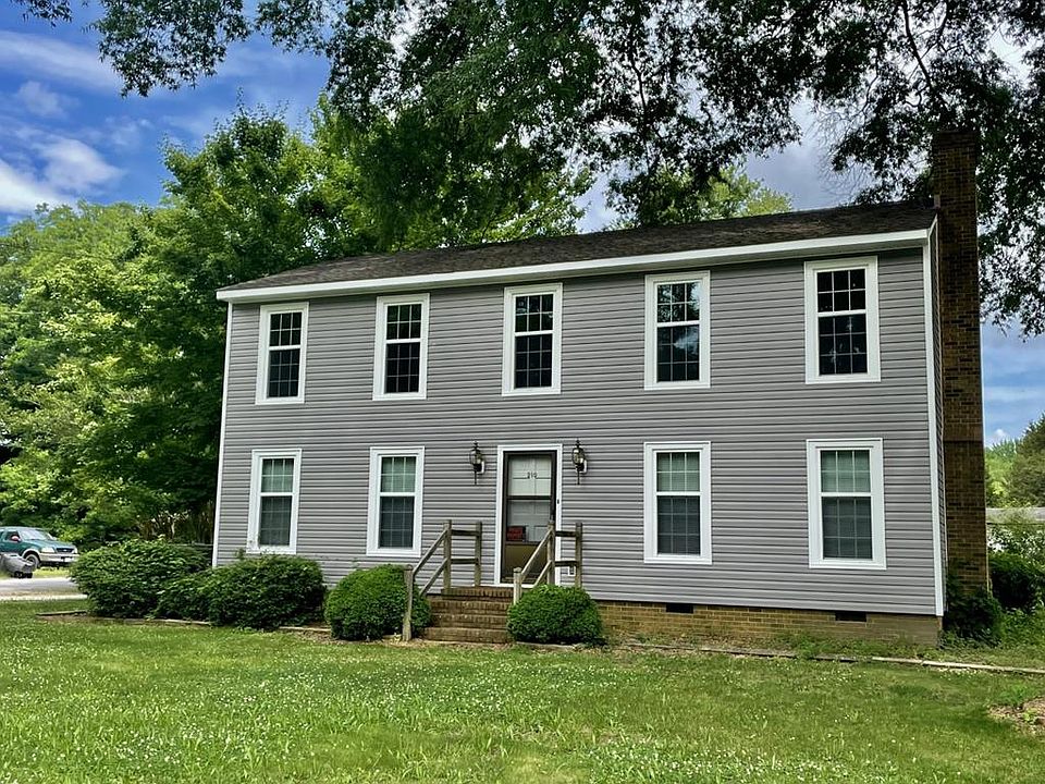 1st image of 210 Lee St
