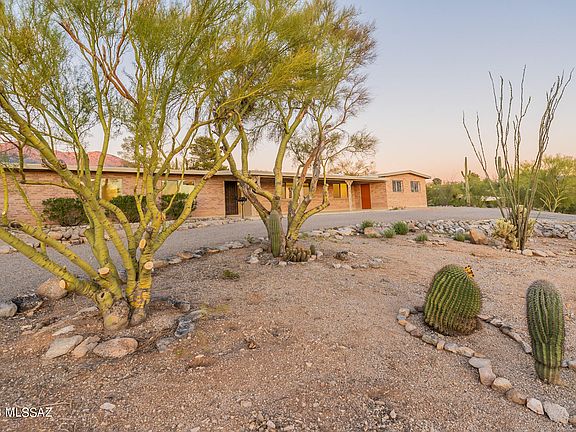 2nd image of 5862 N Camino Arenosa