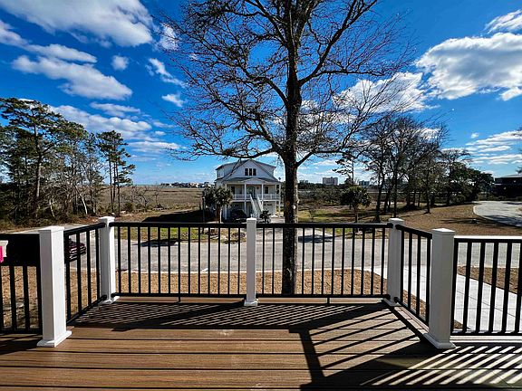 3rd image of 903 Inlet View Dr.