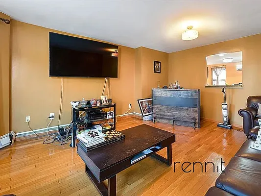 Rented by Rennit Inc. | media 7