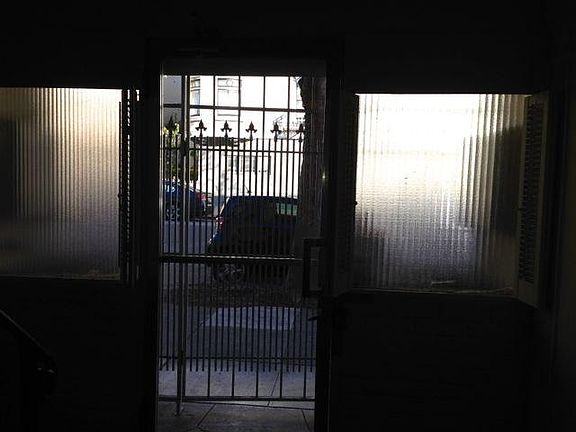 2nd image of 2701 Sacramento St