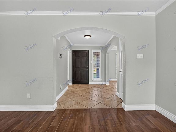3rd image of 333 Stately Oak Ln