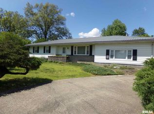 207 W Logan Ave, Shawneetown, IL 62984