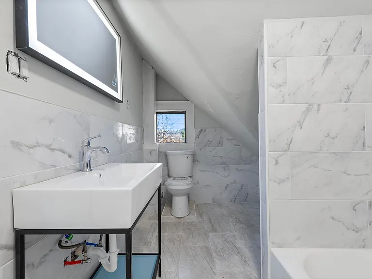 50 Hillside Pl — Photo 6