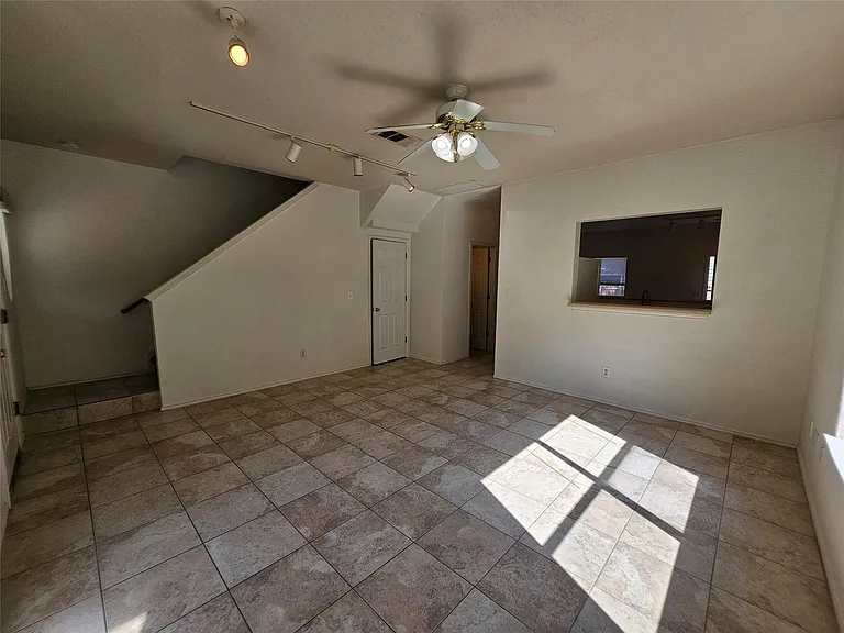 304 Windridge Village Cv — Photo 5