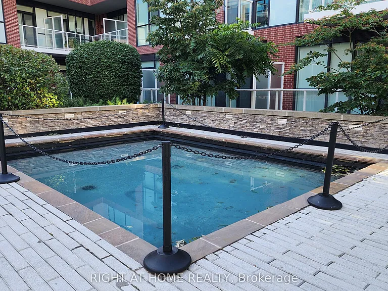 20 Fred Varley Dr #210 — Photo 40