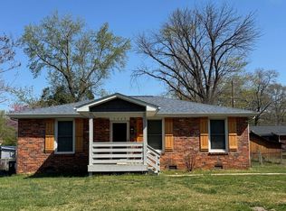 3829 Stonehaven Dr, Charlotte, NC 28215