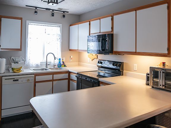3rd image of 3751 Vale Dr