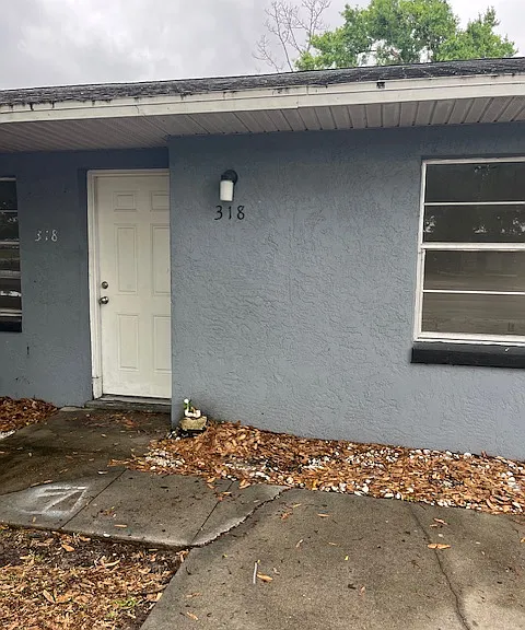 318 E Phoenix St — Photo 1