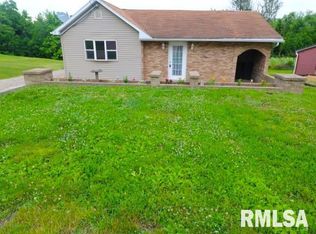 120 N Main St, Washburn, IL 61570