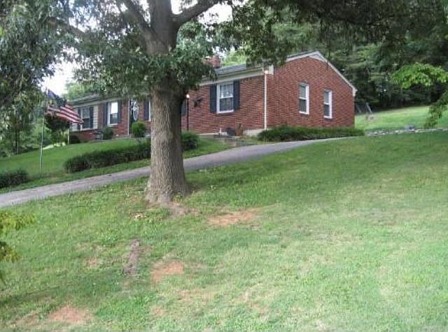 2nd image of 3389 Woodland Dr