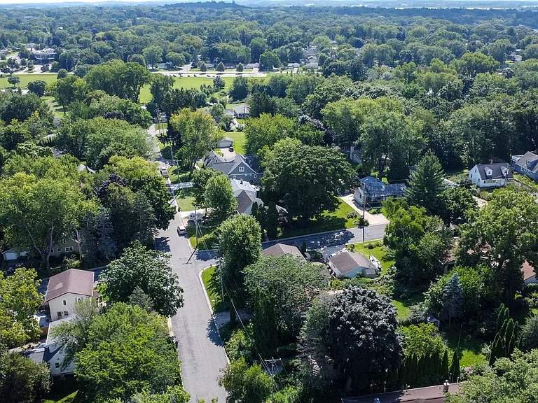 1404 Wyldhaven Ave — Photo 43