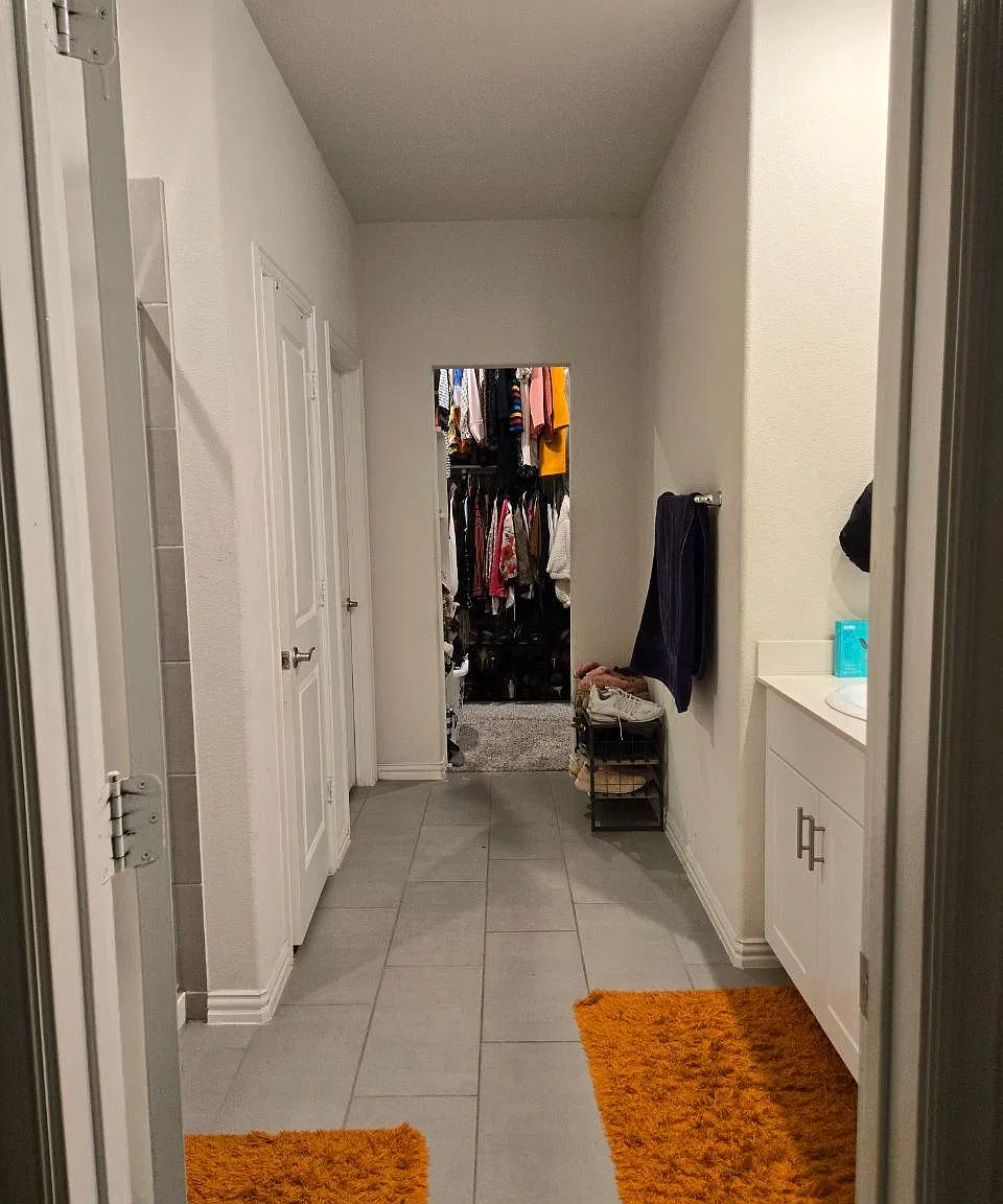 4 bed, 2.5 bath, 2000 sqft, $2,350 — Photo 4