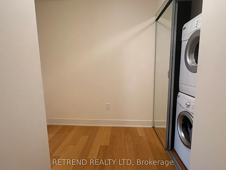30 Roehampton Ave #802 — Photo 17